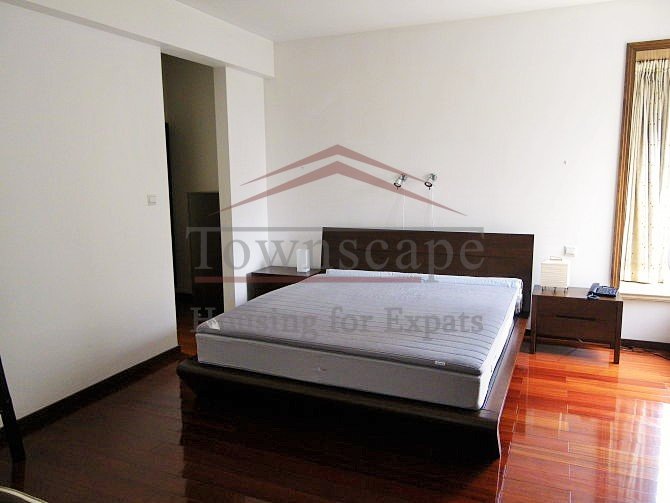 shanghai large four bedroom apartment Cosy three bedroom apartment near West Nanjing Road