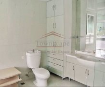  Reasonably priced ample 4br apartment in Hongqiao