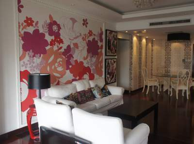 Shanghai apartment close to People\ width= Large 4br family apartment in Central Shanghai