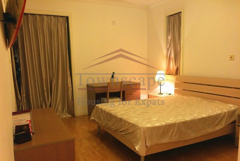 Shanghai apartment near jing\ width= Appeasing 3 br apartment in Jing