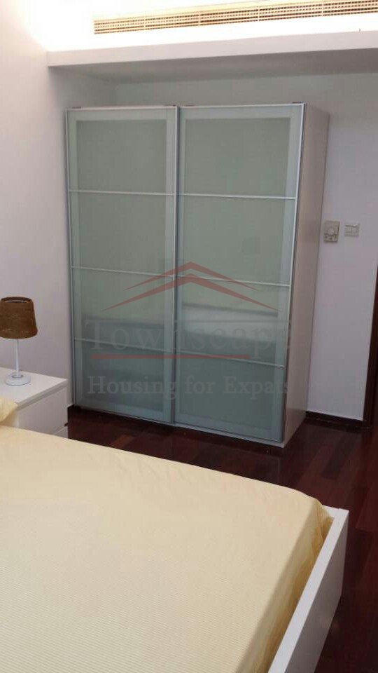 Shanghai apartment pudong Good quality 3br apartment by HuangPu river