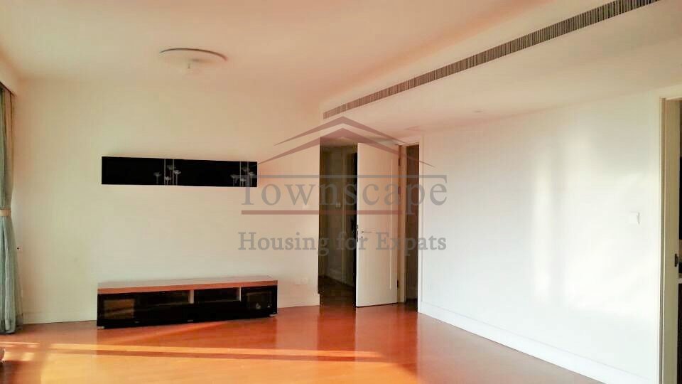 Xintiandi apartment 2br expat Bright and Spacious Modern Apartment in Xintiandi Casa Lakeville top location