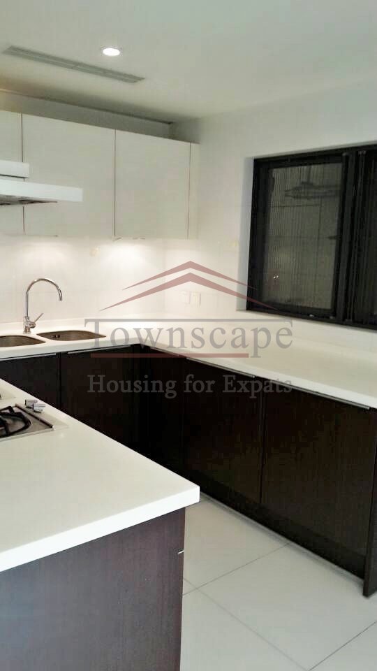 Xintiandi flat 2br western kitchen Bright and Spacious Modern Apartment in Xintiandi Casa Lakeville top location