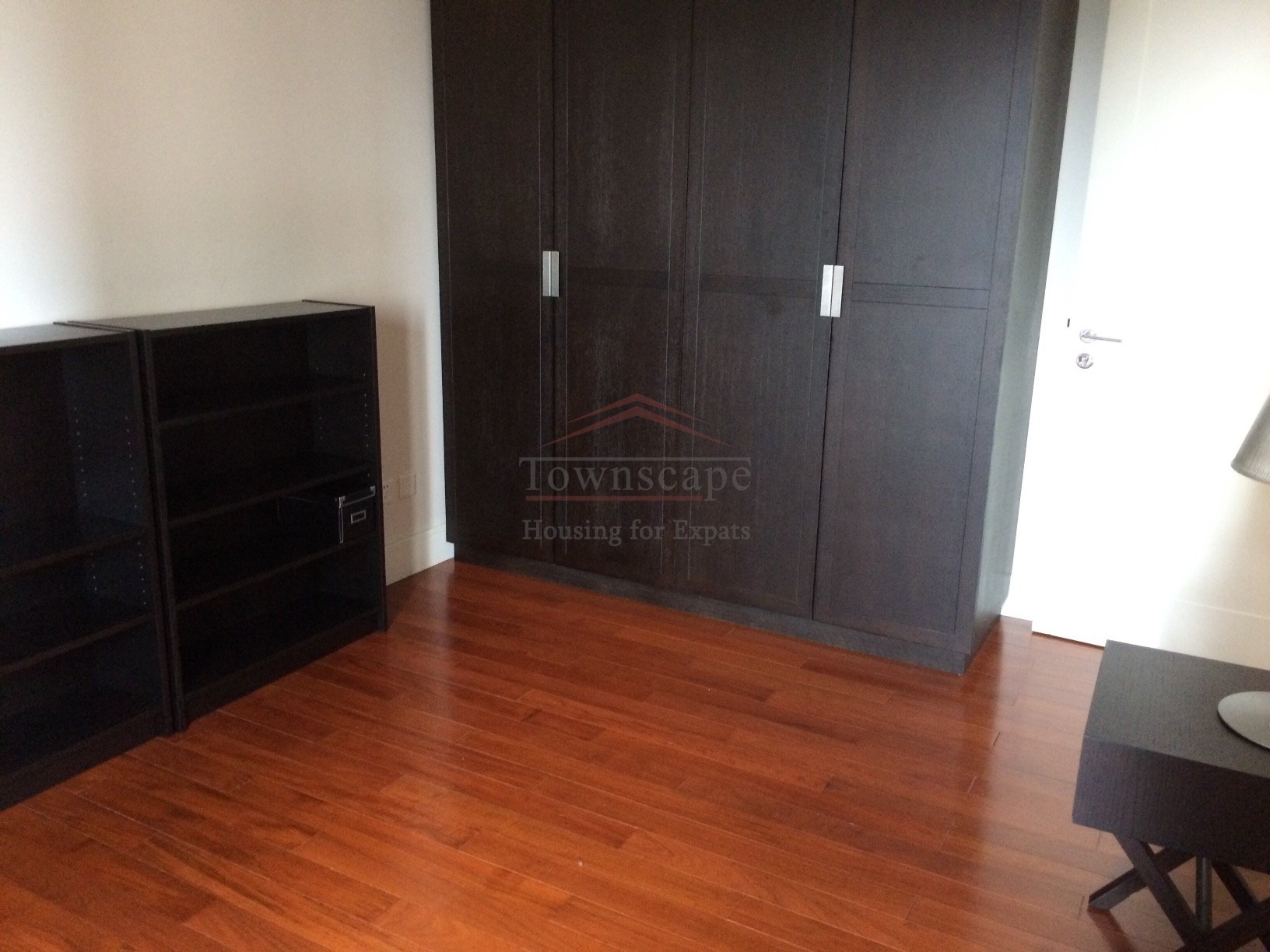 Shanghai apartment with excellent club house Sophisticated duel bedroom apartment in Xintiandi