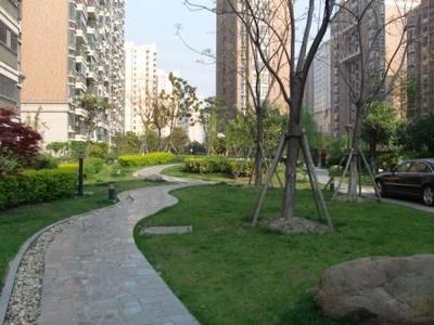 shanghai apartment with large garden space High quality 4 br apartment in HongQiao