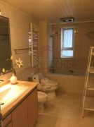  Decent, Sunny 3br Apartment in Xujiahui