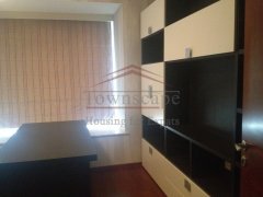 spacious apartment Shanghai expat Luxuriously equipped 3br apartment in Putuo near Suzhou Creek