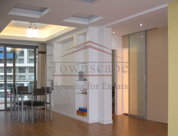  High quality two bedroom apartment in Pudong