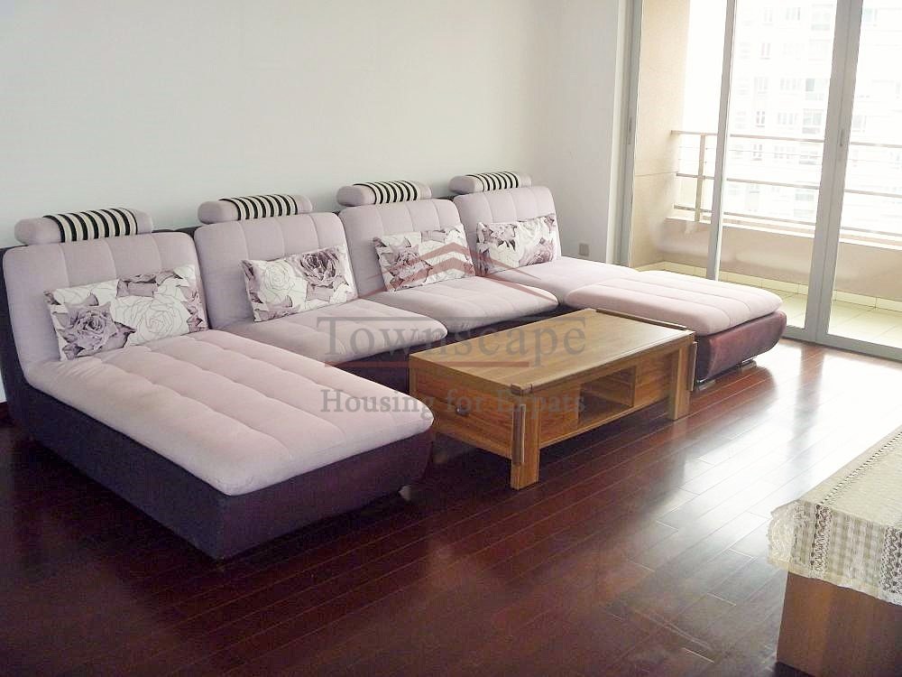  Fabulous 3 br apartment in Lujiazui area