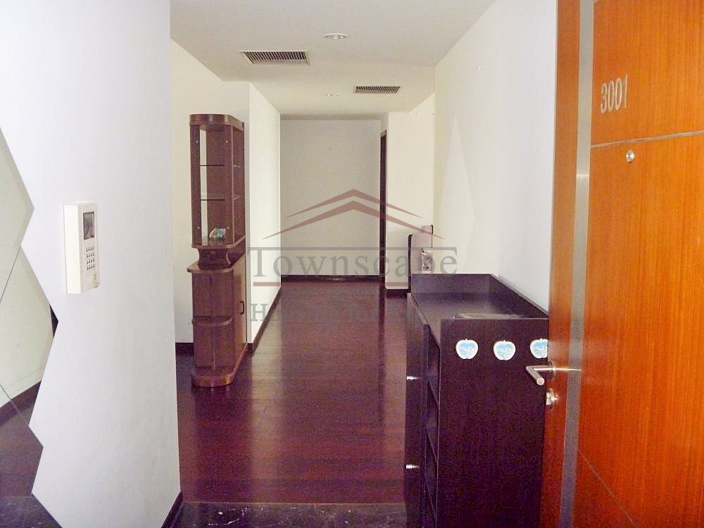  Fabulous 3 br apartment in Lujiazui area