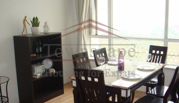  Warming 3 br apartment in Pudong area near line 2 and 9