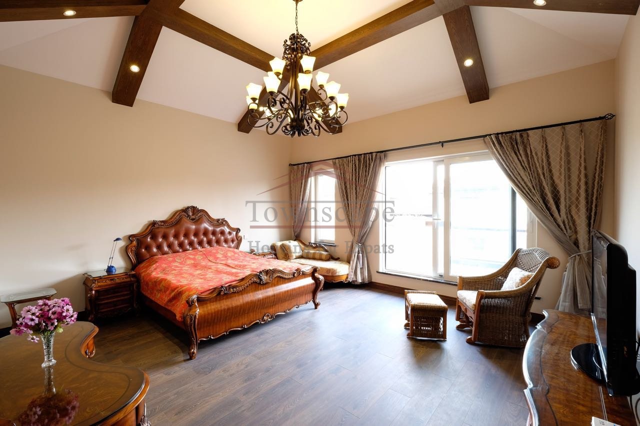 luxury house to rent in shanghai Extravagant 4 BR House in high class Pudong Suburb