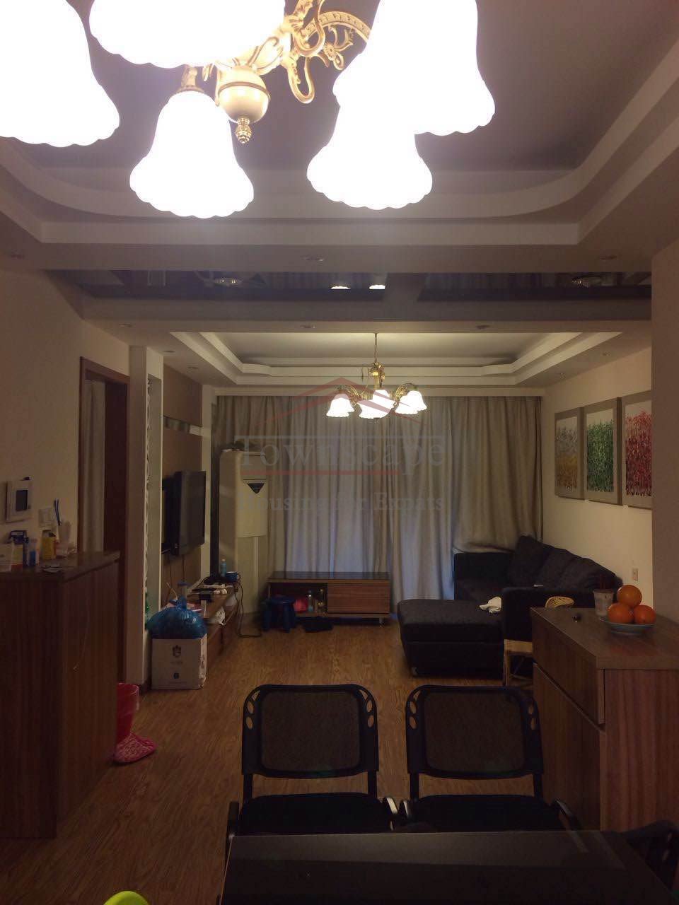 Shanghai expat rentals Great Value 3 BR apartment for rent beside Madang rd Station