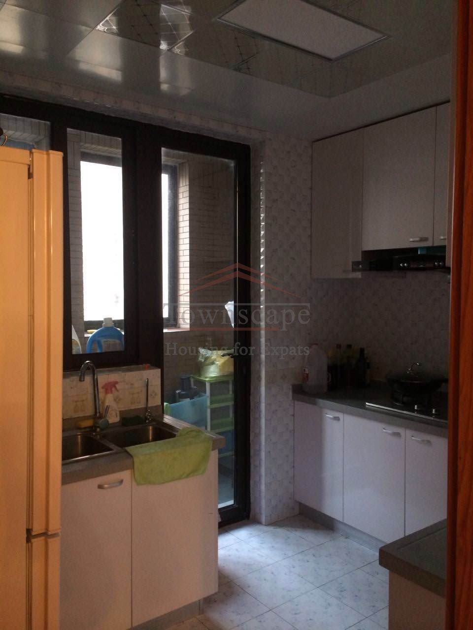 expat housing Shanghai Great Value 3 BR apartment for rent beside Madang rd Station