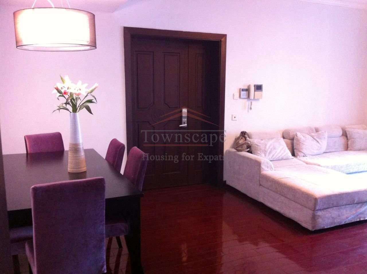 rent Shanghai 3 BR Apartment in Central Shanghai beside Xintiandi L10