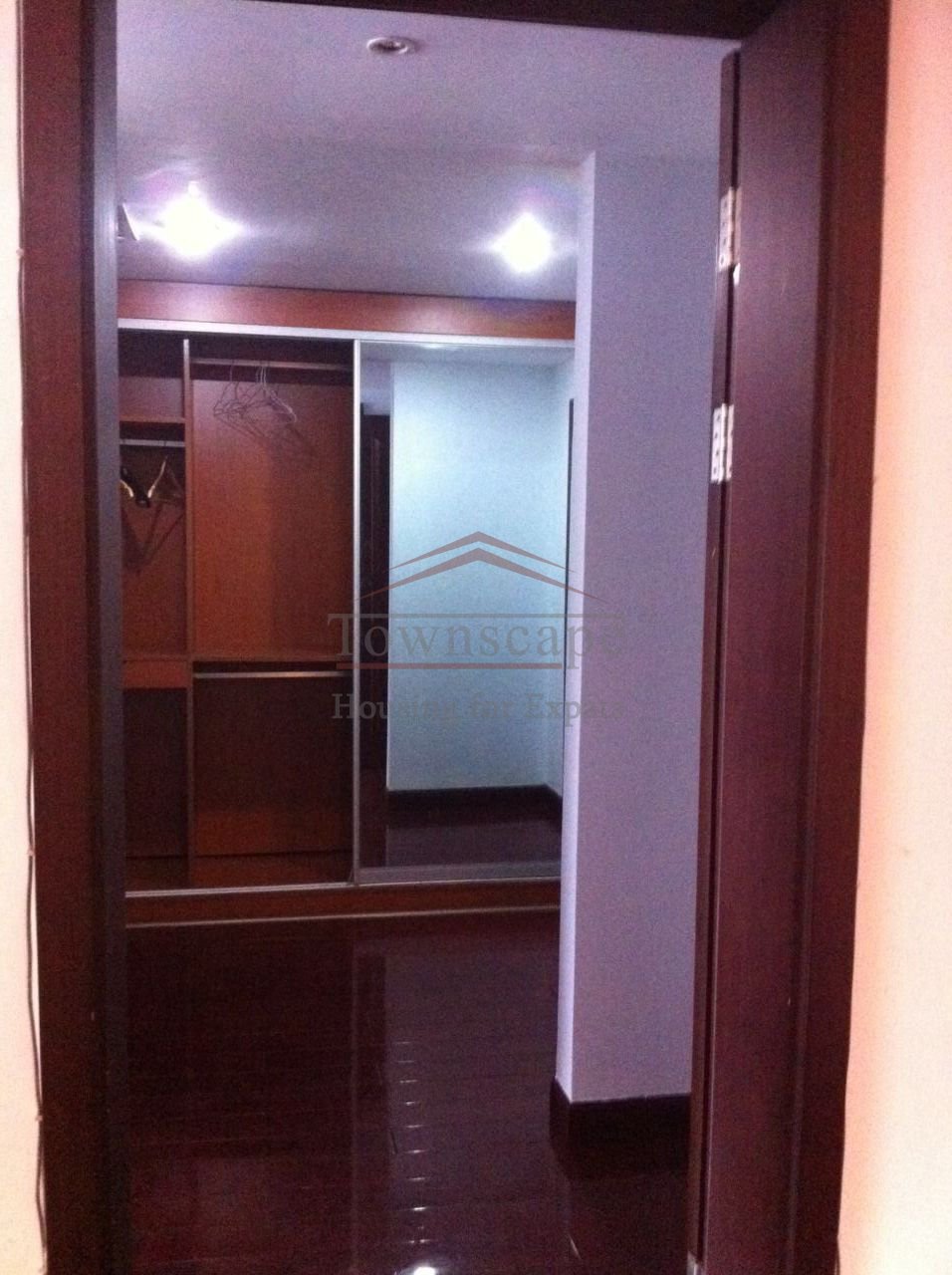 Find apartment Shanghai 3 BR Apartment in Central Shanghai beside Xintiandi L10