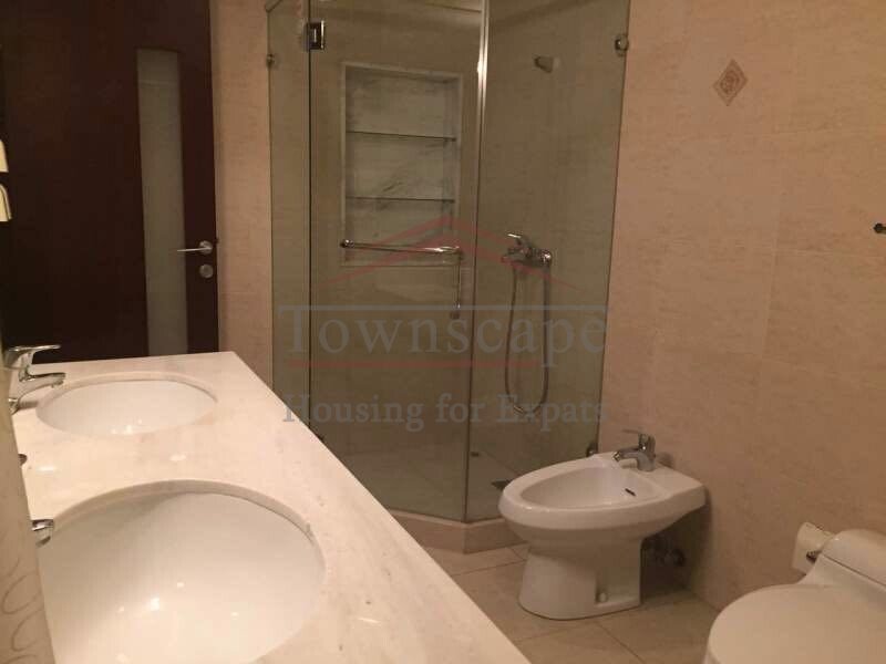 House for rent in Shanghai Clean well priced 3 BR apartment line 2/11 Jiangsu Rd station