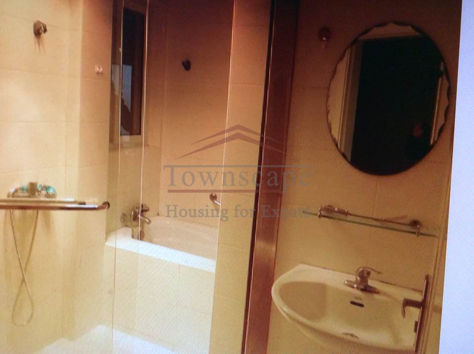 Rent in Shanghai Great value 2 bedroom apartment in Jing An