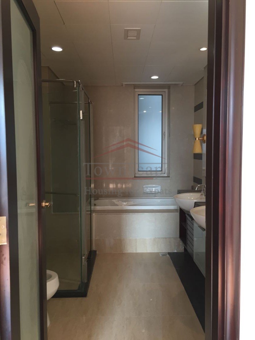 houses in Shanghai Spacious 3 Bedroom luxury apartment Lakeville Xintiandi L10/1