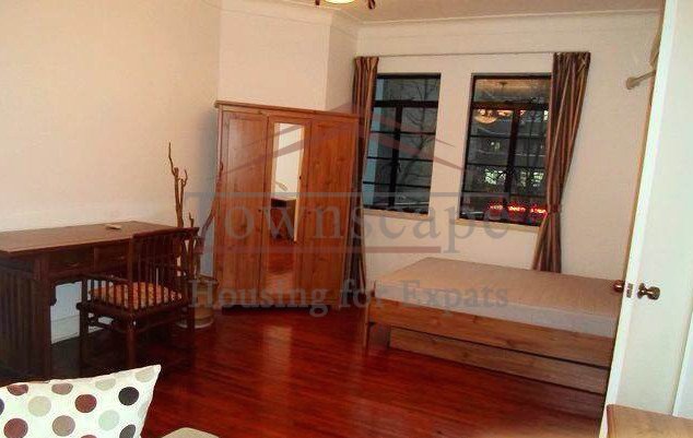 Rent an apartment in Shanghai Lovely 2 Bed Apt. in French Concession L1&7 Changhsu road