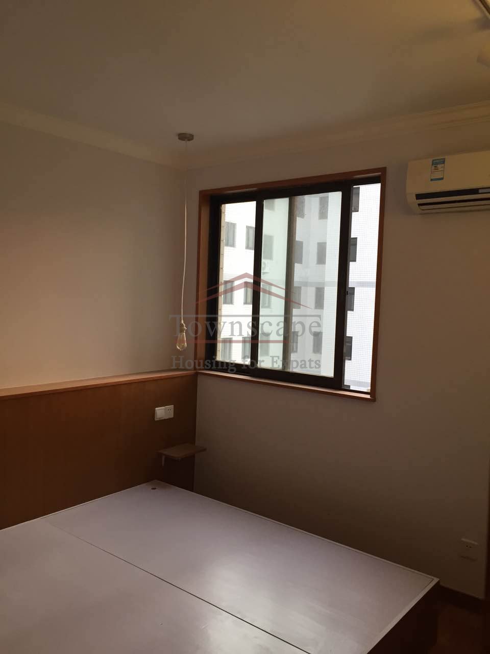 Rent Apartment in Shanghai Brilliant 2 bed Apt. in Jing An Area Line 2 Metro