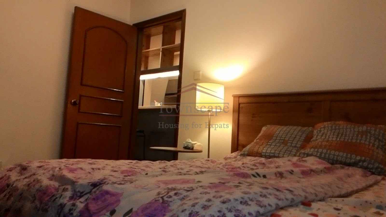 rent in shanghai Brilliant 2 BR Apartment for Rent Jing An Line 2&7