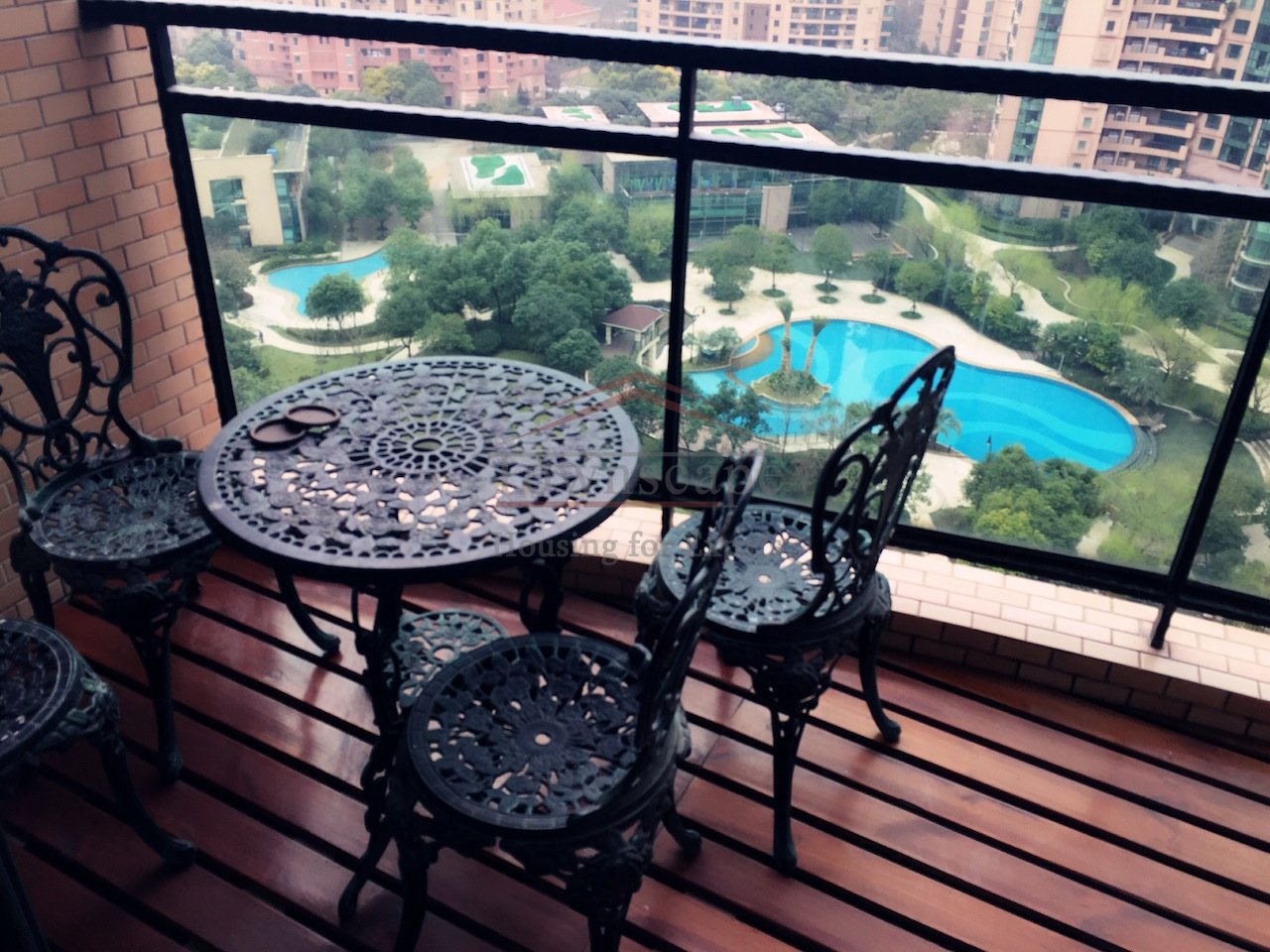 renting in shanghai Stunning 3 Bed Apt in Lujiazui Yanlord Garden luxury complex