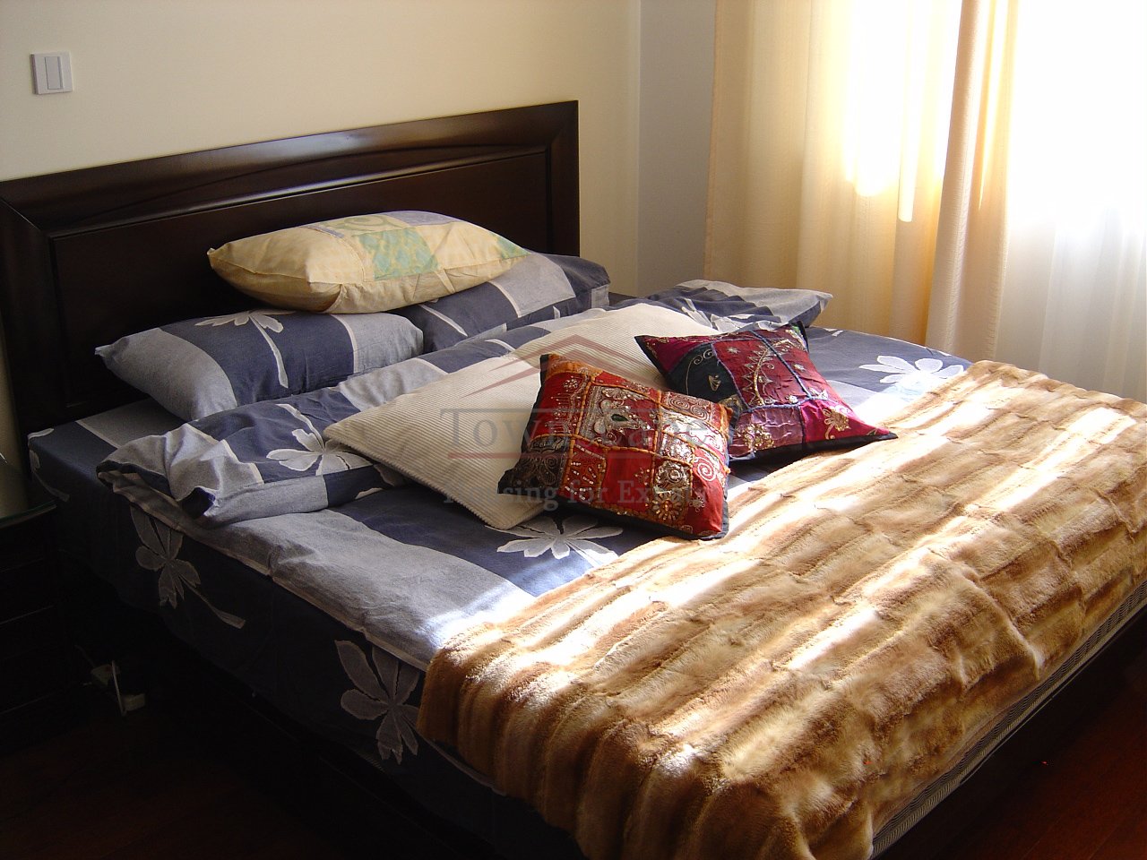 apartment in shanghai Very well priced 3 bedroom apartment in Shanghai French Concession