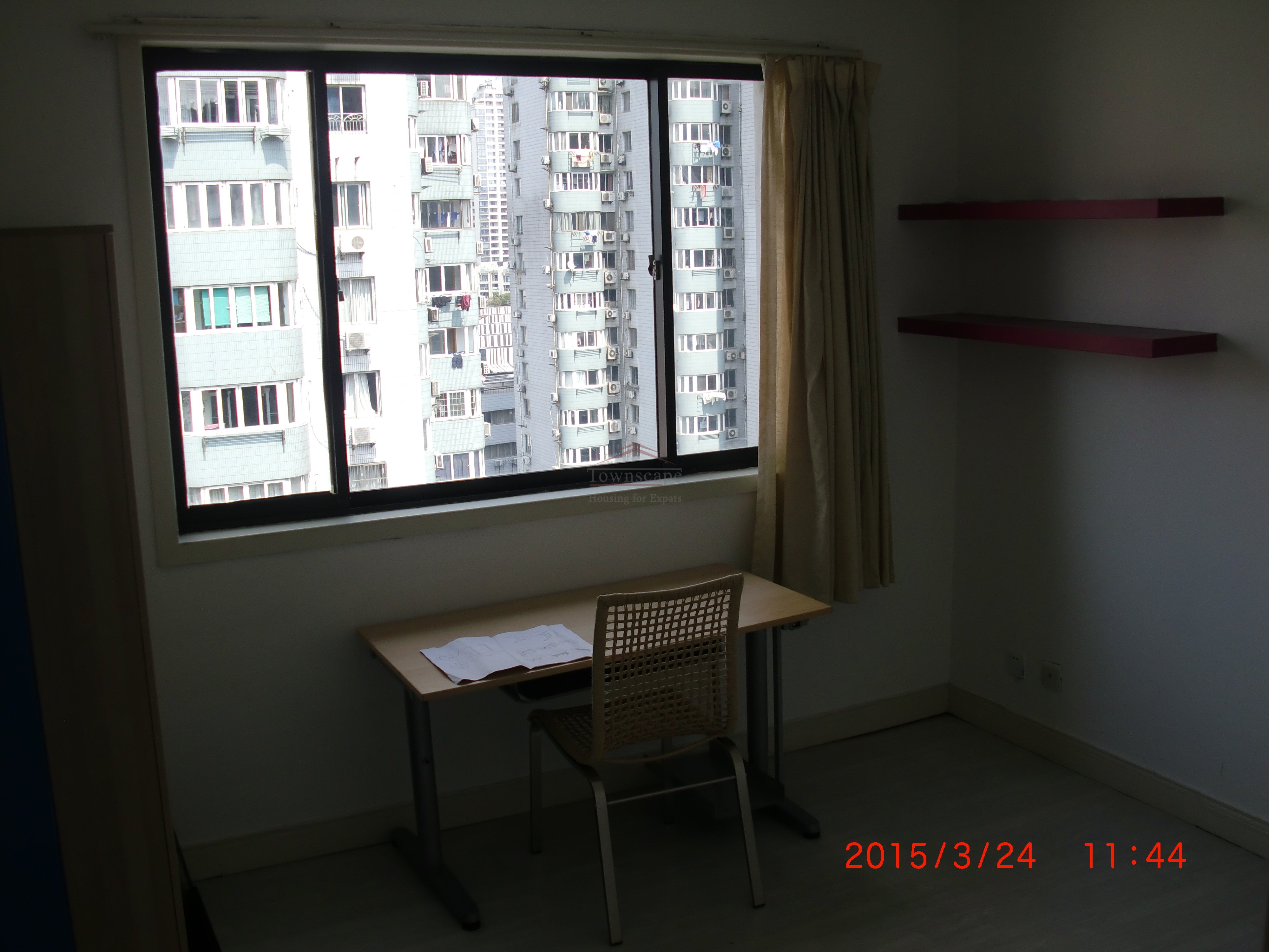  Very Well priced 3 Bed Apt. in Xintiandi line 10 Metro