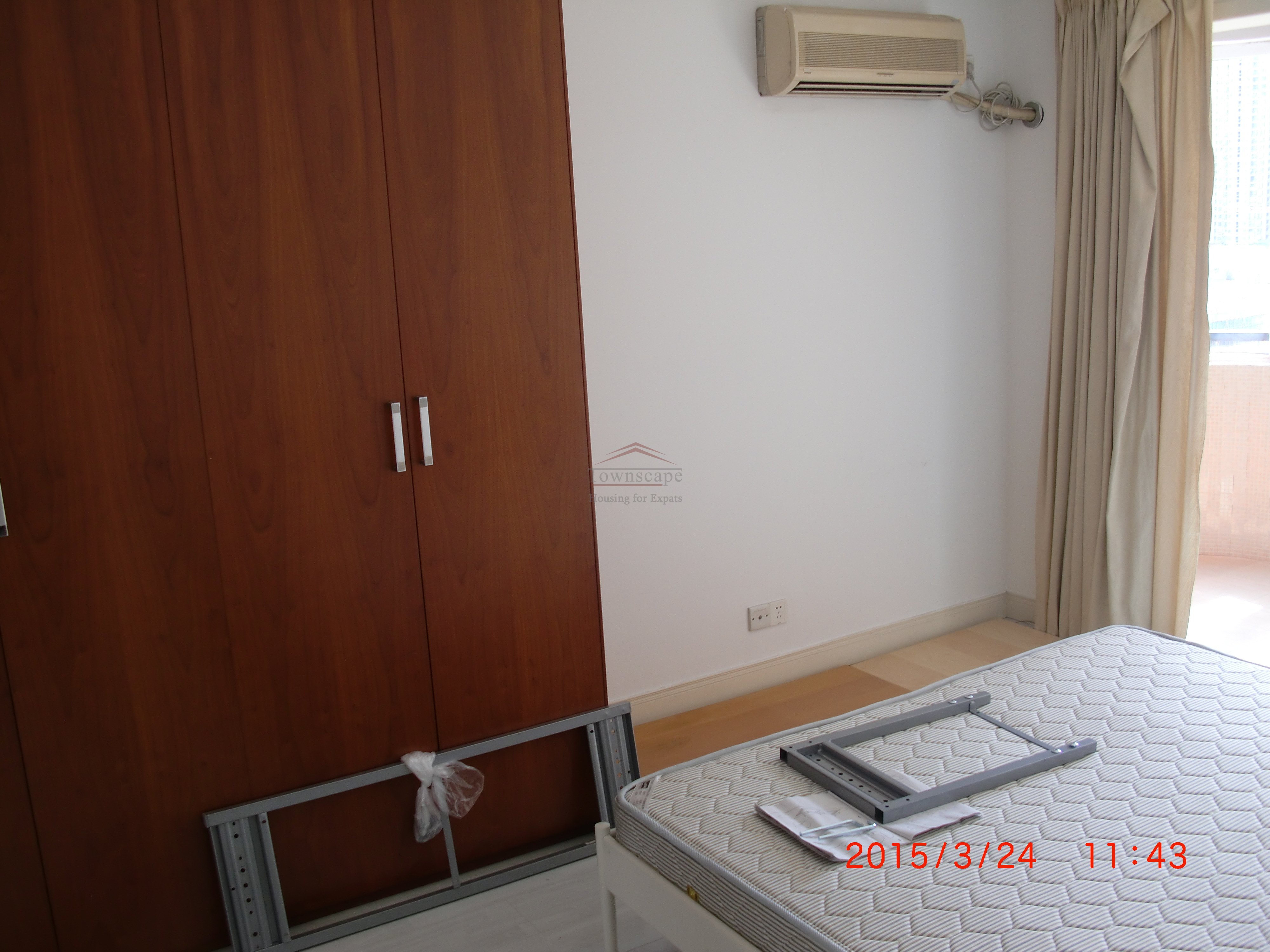 apartment in shanghai Very Well priced 3 Bed Apt. in Xintiandi line 10 Metro