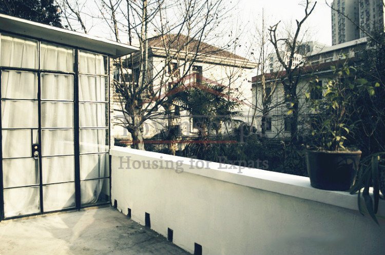  Fantastic 2 Bed Lane House w/ Terrace in French Concession