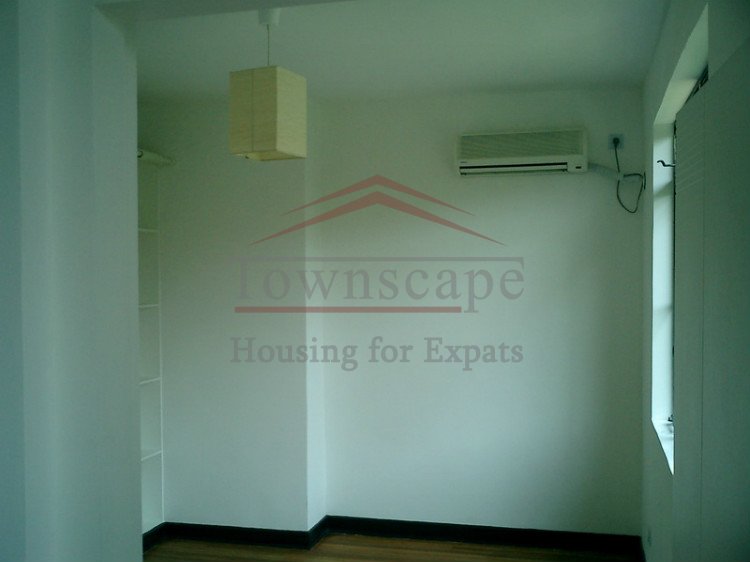  Fantastic 2 bedroom Lane House w/patio in Shanghai French Concession