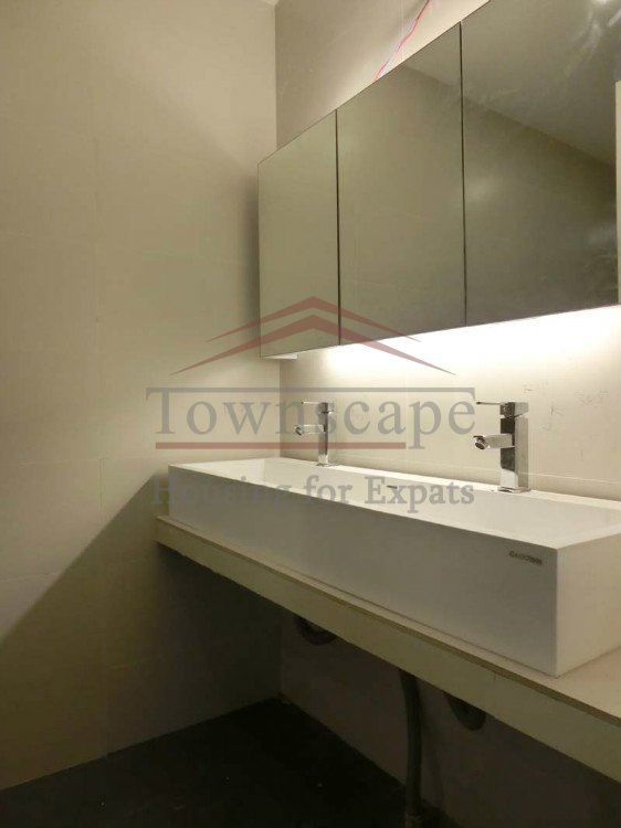  Fantastic 3 BR Xujiahui apt w/garden and terrace & Pool