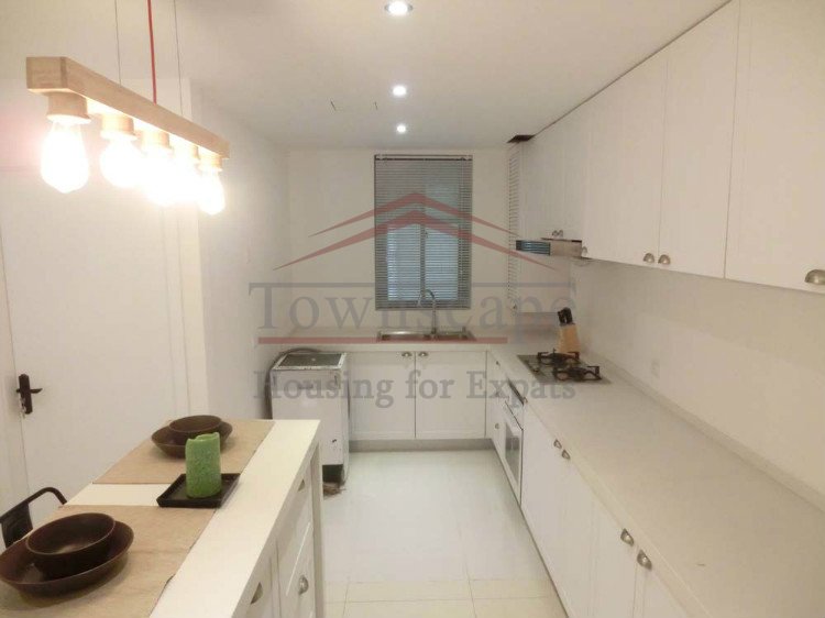  Fantastic 3 BR Xujiahui apt w/garden and terrace & Pool