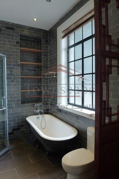  Perfect 2 BR Lane House nr South Shanxi rd L1&10