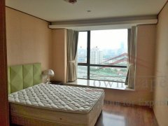 Shanghai family apartment Well-sized and well-priced 4br @Top of City