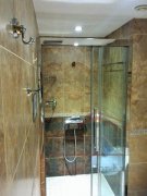 Shanghai apartment clean bathroom Well-sized and well-priced 4br @Top of City