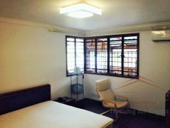 shanghai wohnung Newly renovated 1br apt for rent on Huaihai Rd