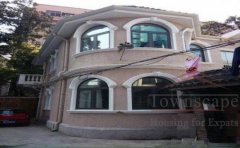 house in Shanghai in good condition Rare opportunity: Dream House /w home office for Rent