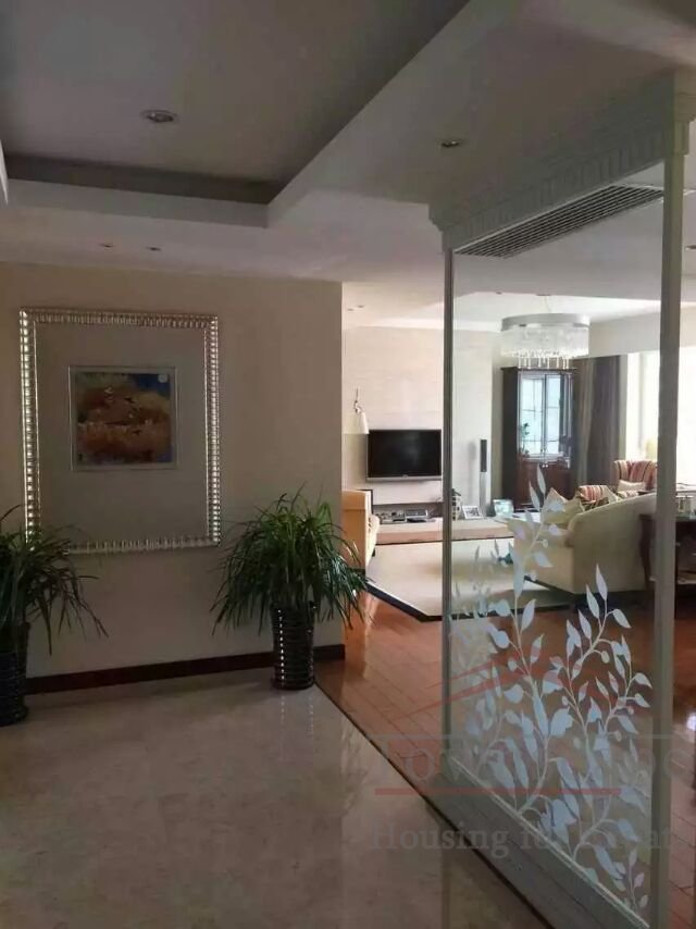 apartment with view on huangpu river Spacious Luxury Apartment in Skyline Mansion, Lujiazui