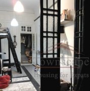 shanghai studio for rent 35sqm studio with frontyard on M Huaihai Rd - only 3800 RMB / month