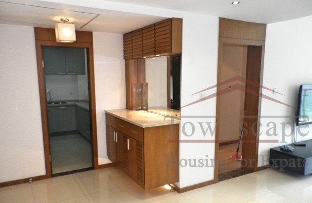 Jingan apartment for rent Elegant and bright 3br apartment for rent near West Nanjing Road