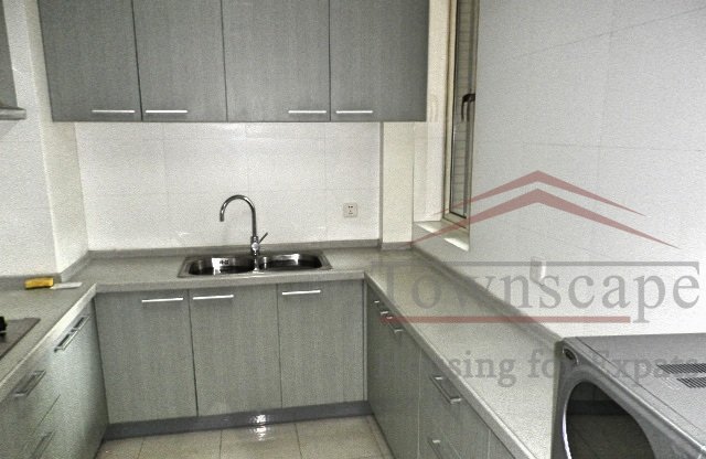  Elegant and bright 3br apartment for rent near West Nanjing Road