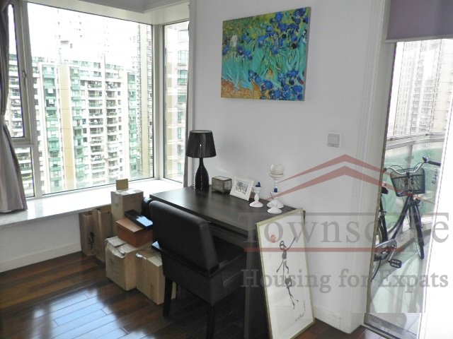 Jingan apartment for rent Elegant and bright 3br apartment for rent near West Nanjing Road