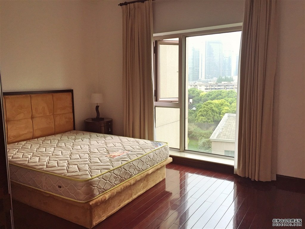 Shimao Riviera Shanghai 4br apartment Ample 4BR Apartment for rent in Lujiazui CBD