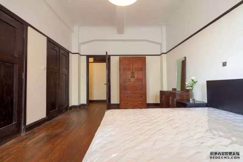  Big 1BR Apartment in Embankment Bldg at Suzhou Creek