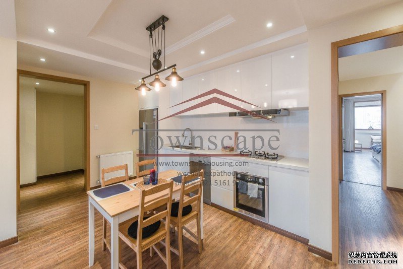  Modernized 3BR Apartment in Jingan