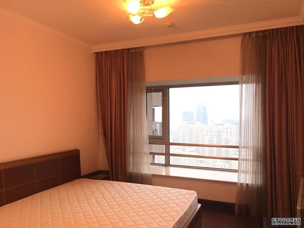  High-floor 3BR Apartment for rent in Lujiazui CBD