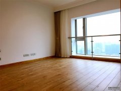  Modern 3.5BR Apartment with RiverView in Lujiazui