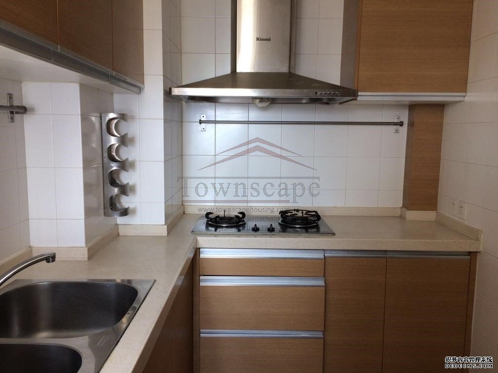  Sunny & Spacious 1BR Apartment near West Nanjing Road